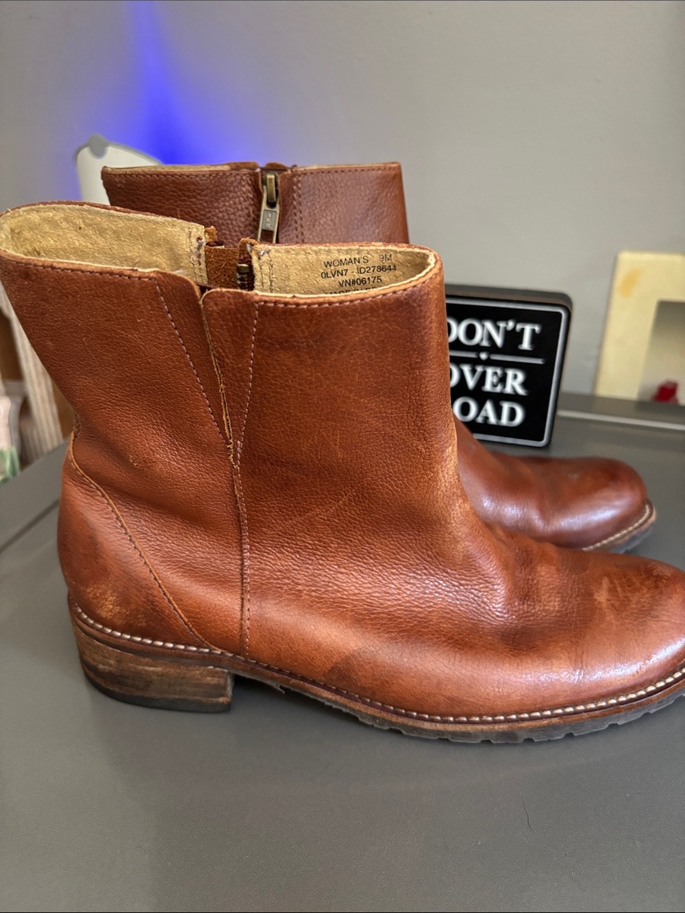 Women,s LL Bean Brown Leather Zip Ankle Boots size 9M